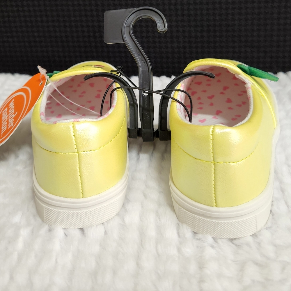 NEW WITH TAGS Wonder Nation Girl Slip On Sneakers Yellow Size 7 - Picture 4 of 12